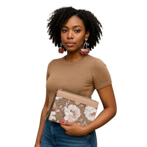 Wristlet Guess Purse Handbag Mocha Floral White Cosmetic Makeup Grab N Go